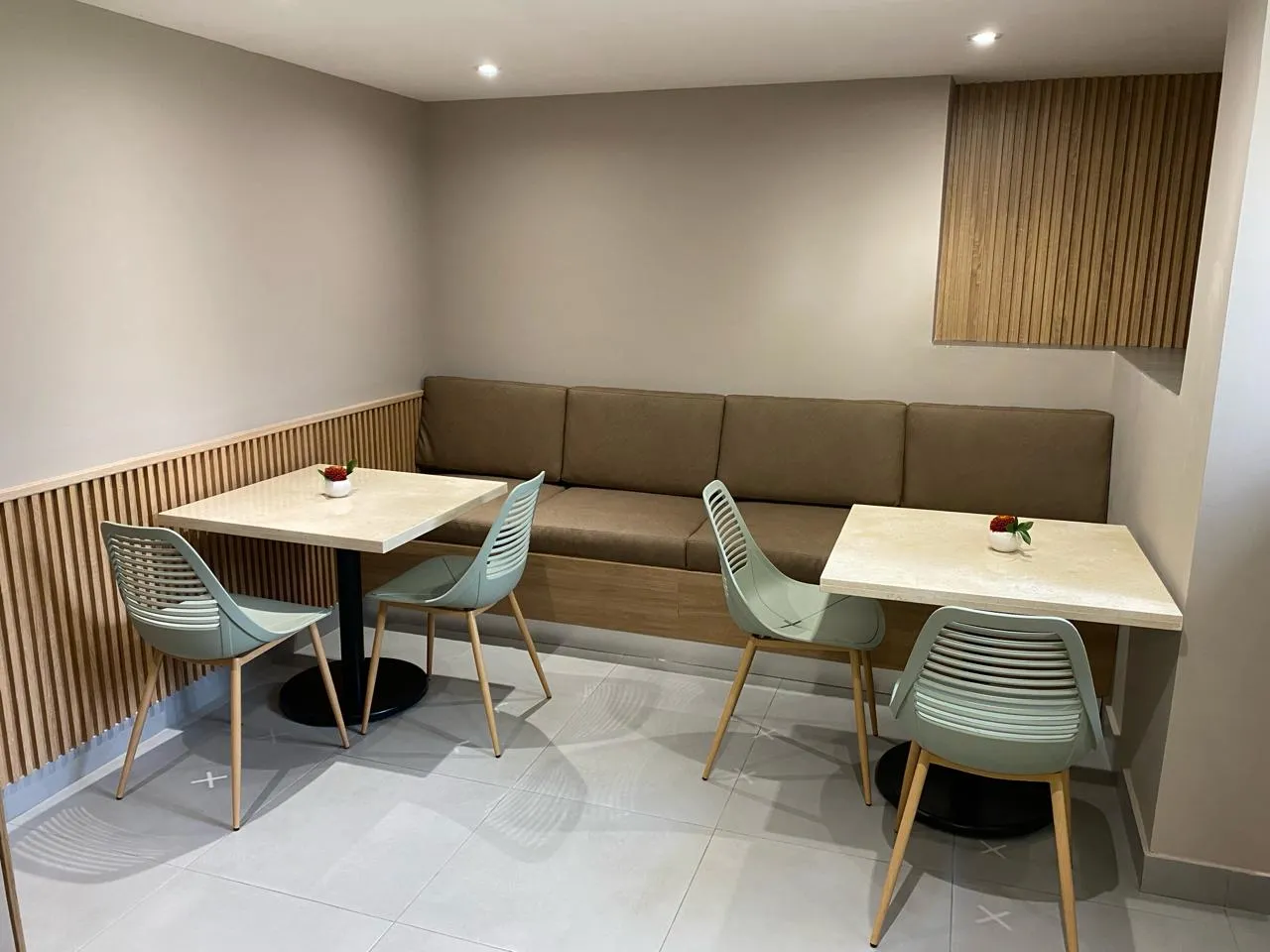 COMEDOR AUXILIAR VESTIERES